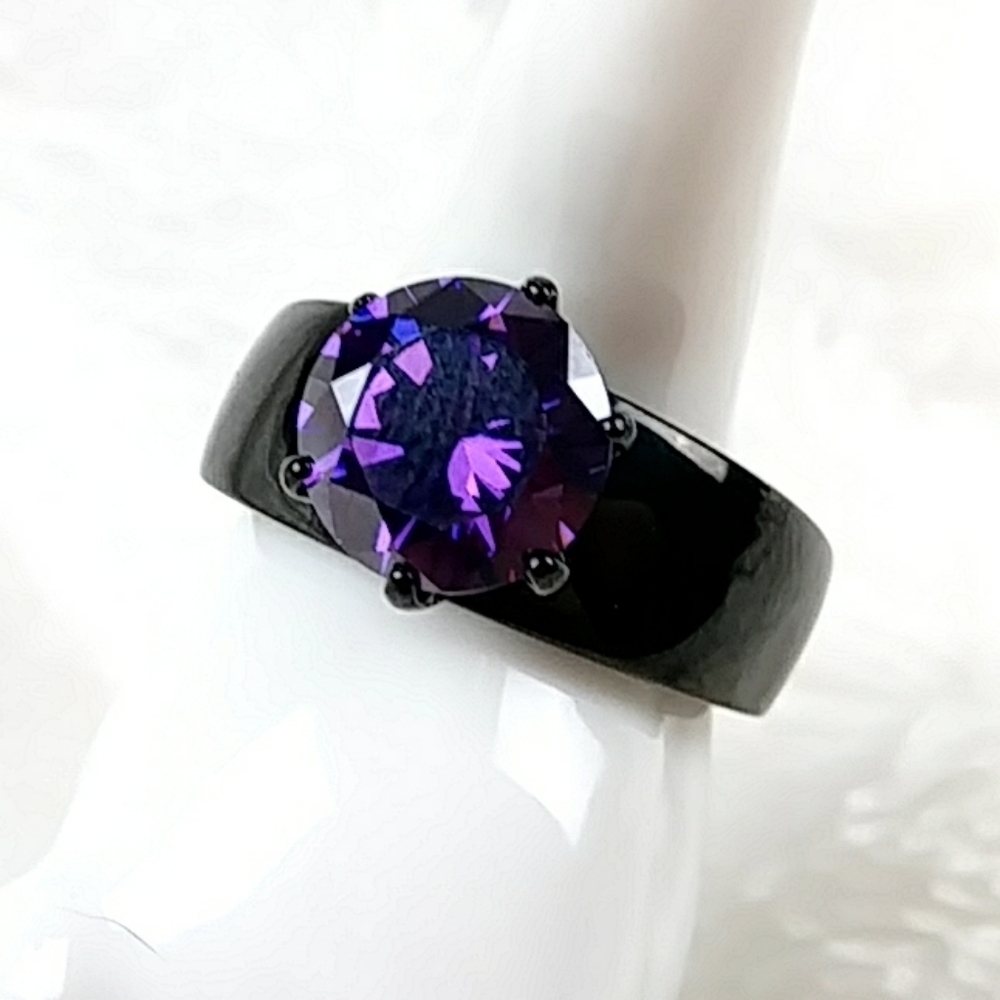Women's Goth Purple Solitaire Black Stainless Steel Cocktail Ring Nickel Free - Picture 9 of 14